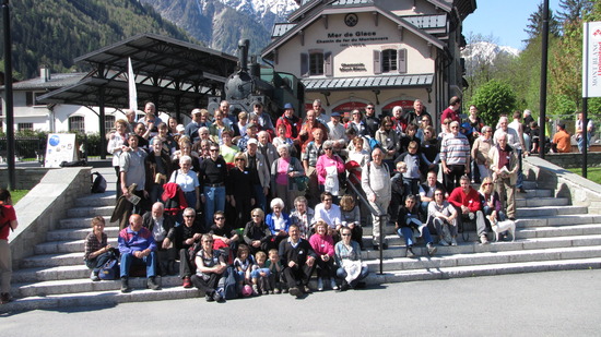 Photo de groupe en gare de Chamonix.